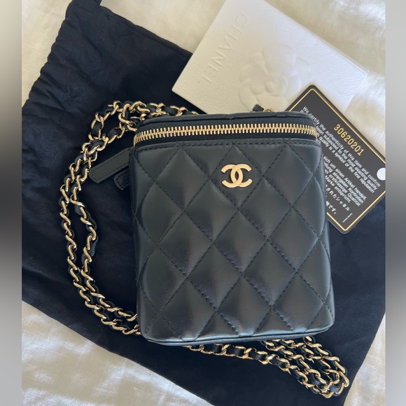 Chanel Lambskin Small Vanity Case with Chain Black Leather Gold Hardware - Picture 8 of 8